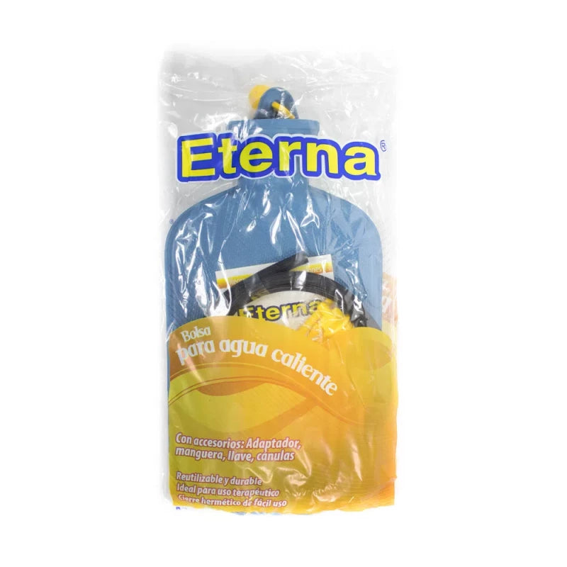 Bolsa de agua caliente Eterna, de material termoplástico, incluye tapón y funda de tela, presentada sobre fondo blanco.