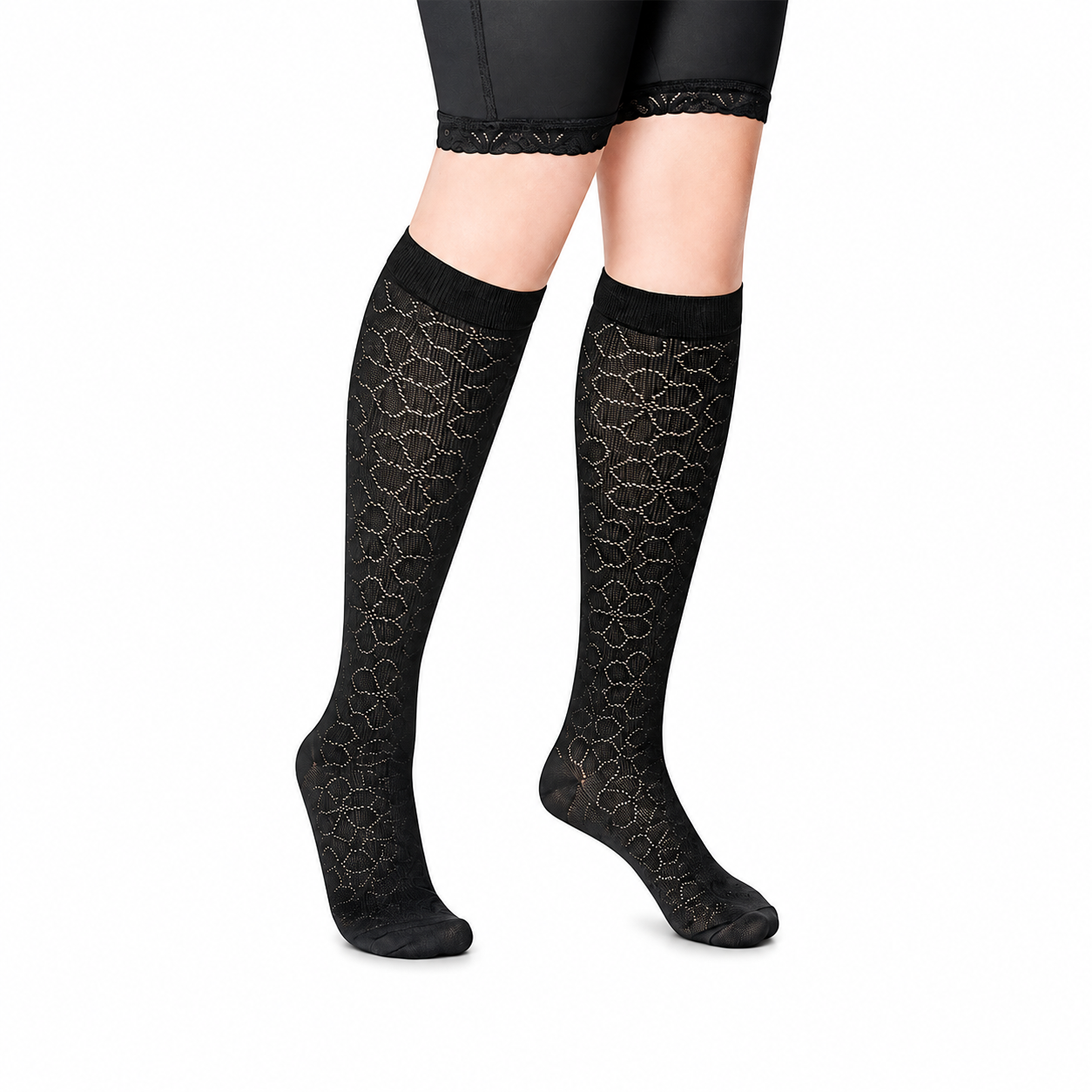 Calcetín de compresión Medivaric Fantasy para dama, talla M color negro, diseñado para brindar soporte y comodidad en las piernas.