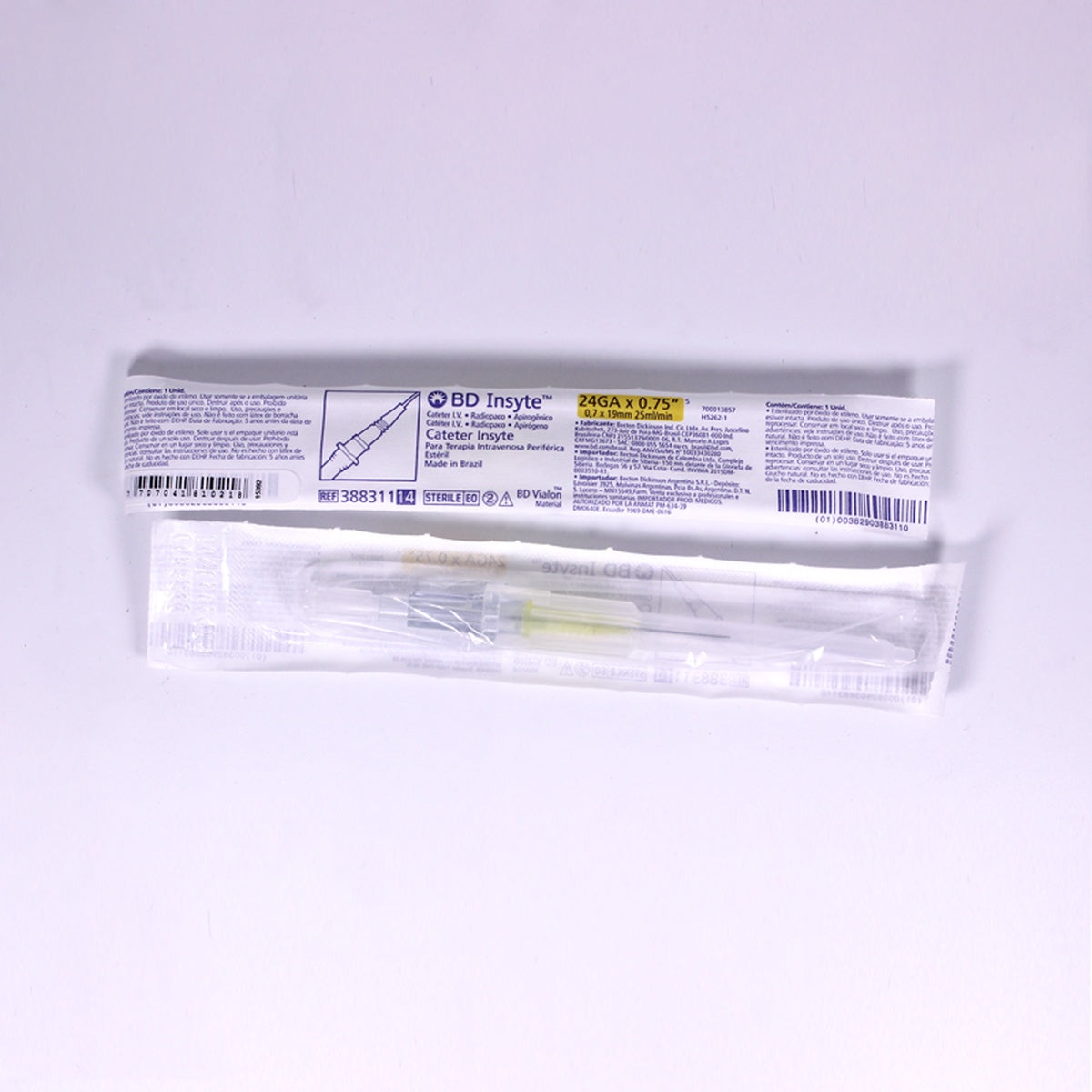 Catéter intravenoso periférico BD InsyteTM 24GA x 3/4", fabricado en VialonTM y acero inoxidable, con diseño ergonómico y conector Luer Lock.