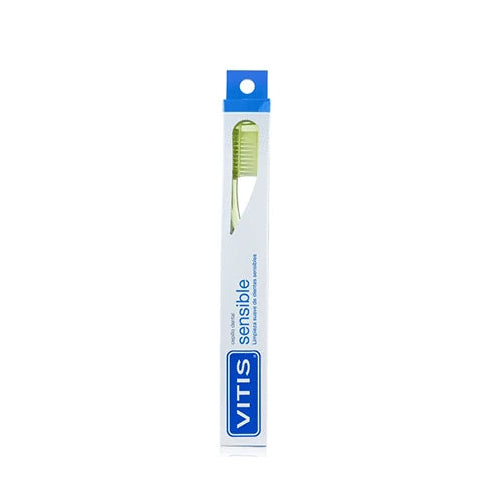 Cepillo dental Vitis Sensible, referencia 2971, con cerdas suaves y mango ergonómico, ideal para dientes sensibles.