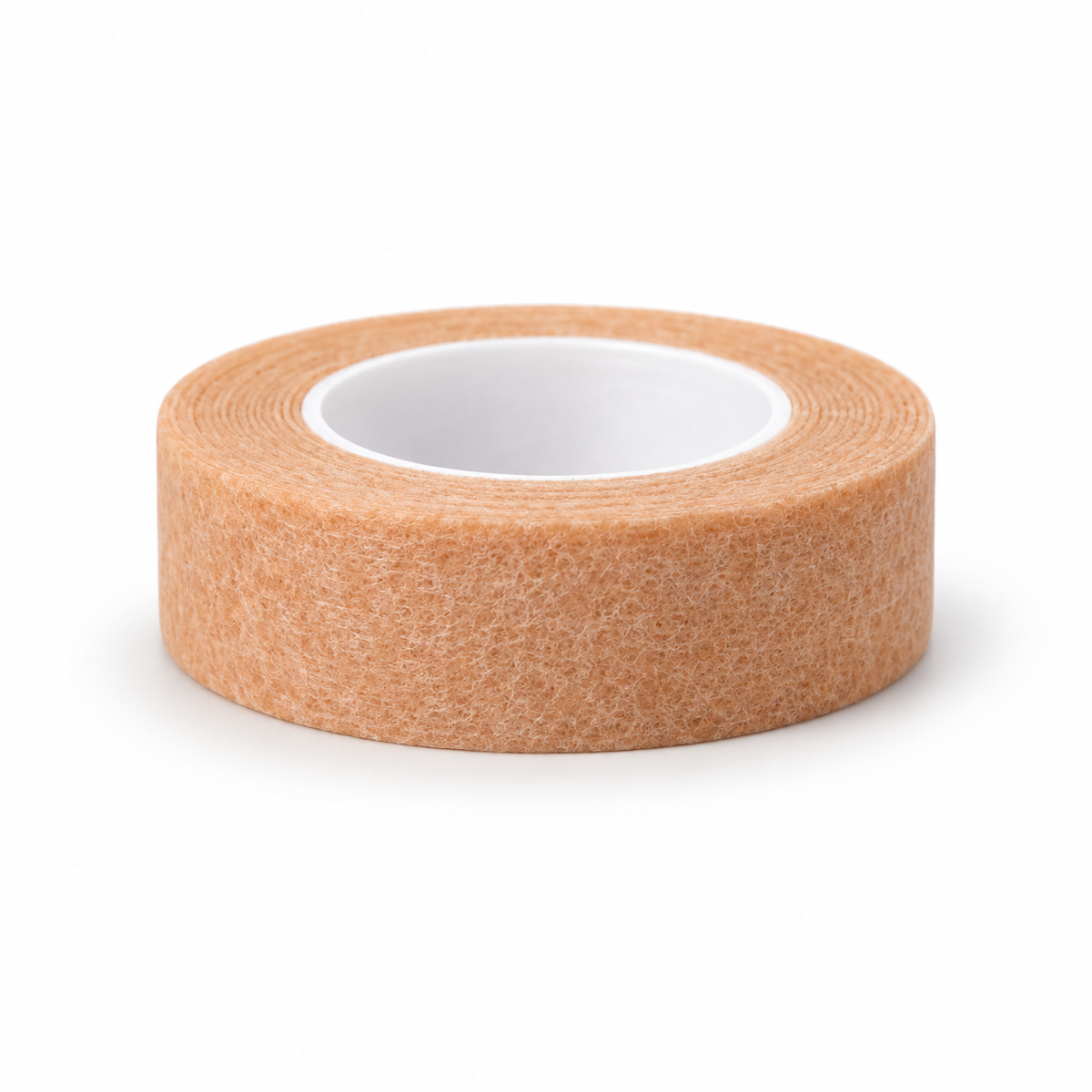 Cinta médica microporosa de 1/2 pulgada x 5 yardas, diseñada para brindar fijación segura y cómoda en diferentes aplicaciones de cuidado.