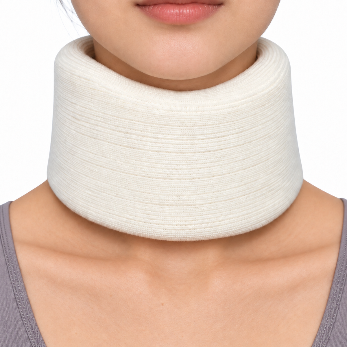 Cuello blando Maclo talla S, diseñado para brindar soporte ergonómico, ajuste y comodidad en la zona cervical.