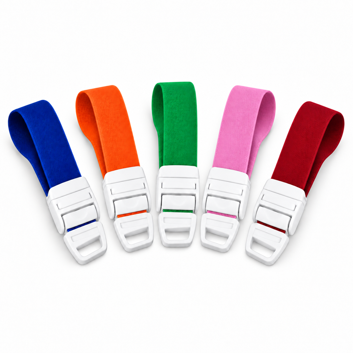 Torniquete MCO con hebilla ajustable en colores variados, referencia MC-TQ01V, diseñado para apoyar procedimientos de venopunción y toma de muestras.