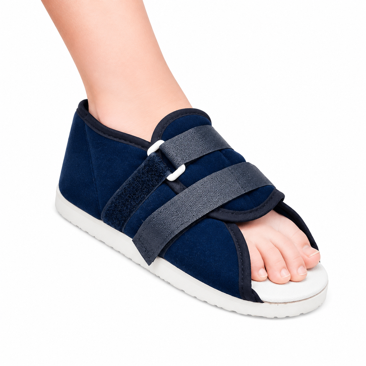 Zapato postoperatorio talla M, referencia 11145, diseñado para brindar soporte, protección y comodidad durante la recuperación del pie.