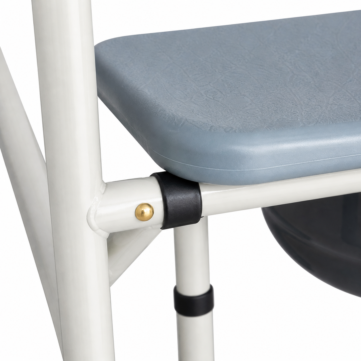 Detalle de estructura en acero pintado de cómodo sanitario plegable Konfort Basic con unión reforzada y asiento