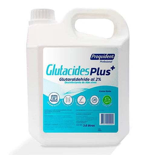 Glutacides PLUS+ desinfectante de 3.8L, color amarillo limón, en envase plástico con tapa, ideal para desinfección en entornos clínicos.