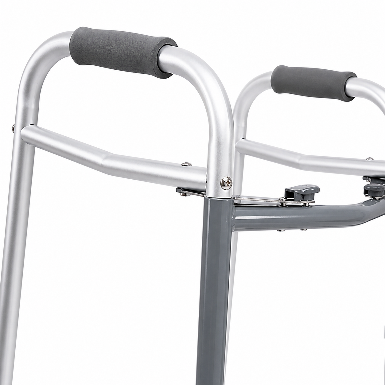 Detalle del aluminio anodizado en caminador Konfort Plus color gris con empuñadura ergonómica y sistema plegable referencia KP153-AL-19
