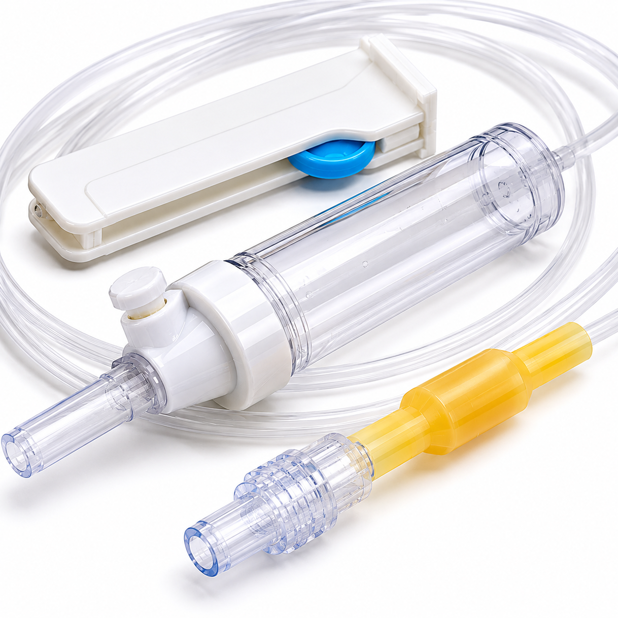 Equipo desechable de infusión macro con sistema de válvula de precisión para administración segura de soluciones intravenosas.