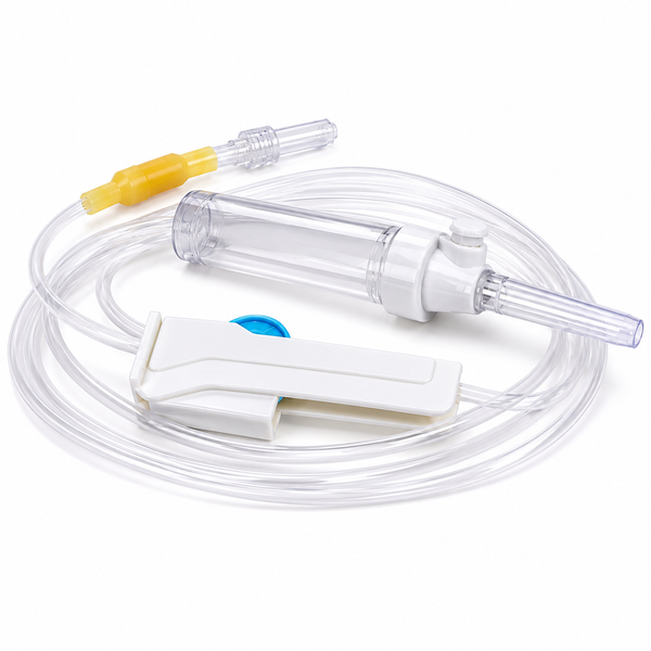 Equipo de infusión macro desechable con válvula de precisión y componentes transparentes para uso médico.