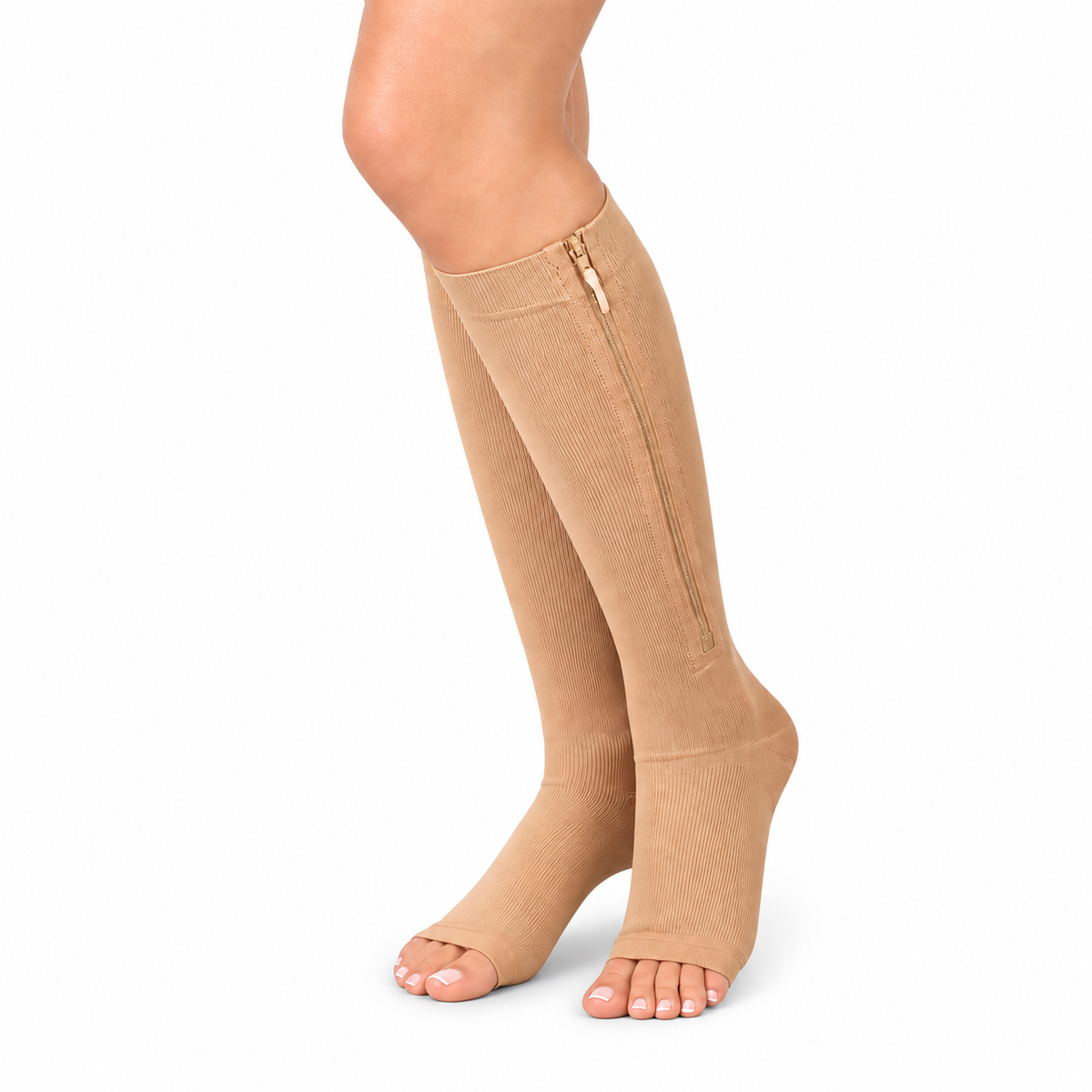 Media unisex de compresión hasta la rodilla, talla M, color beige, referencia 4313P0208, diseñada para brindar soporte, ajuste y comodidad en las piernas.