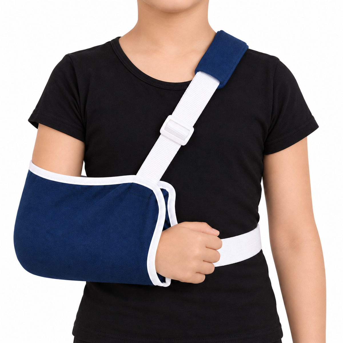 Cabestrillo inmovilizador de hombro infantil KM2102, diseñado para brindar soporte, estabilidad y comodidad al brazo y hombro durante procesos de recuperación.