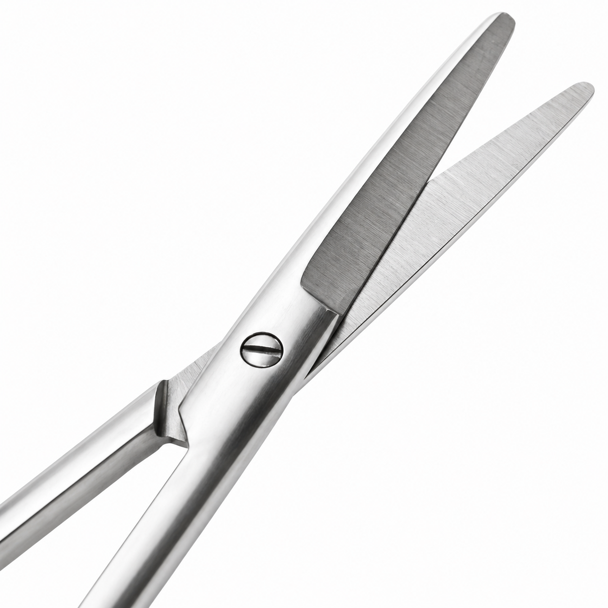 Tijera quirúrgica Mayo recta Dimeda de 14.5 cm con acabado metálico profesional para procedimientos médicos.