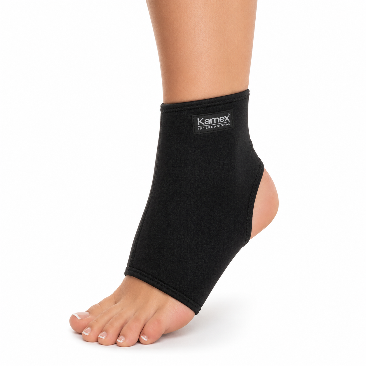 Tobillera corta Kamex talla M, referencia 18375N, diseñada para brindar soporte, compresión y comodidad al tobillo.