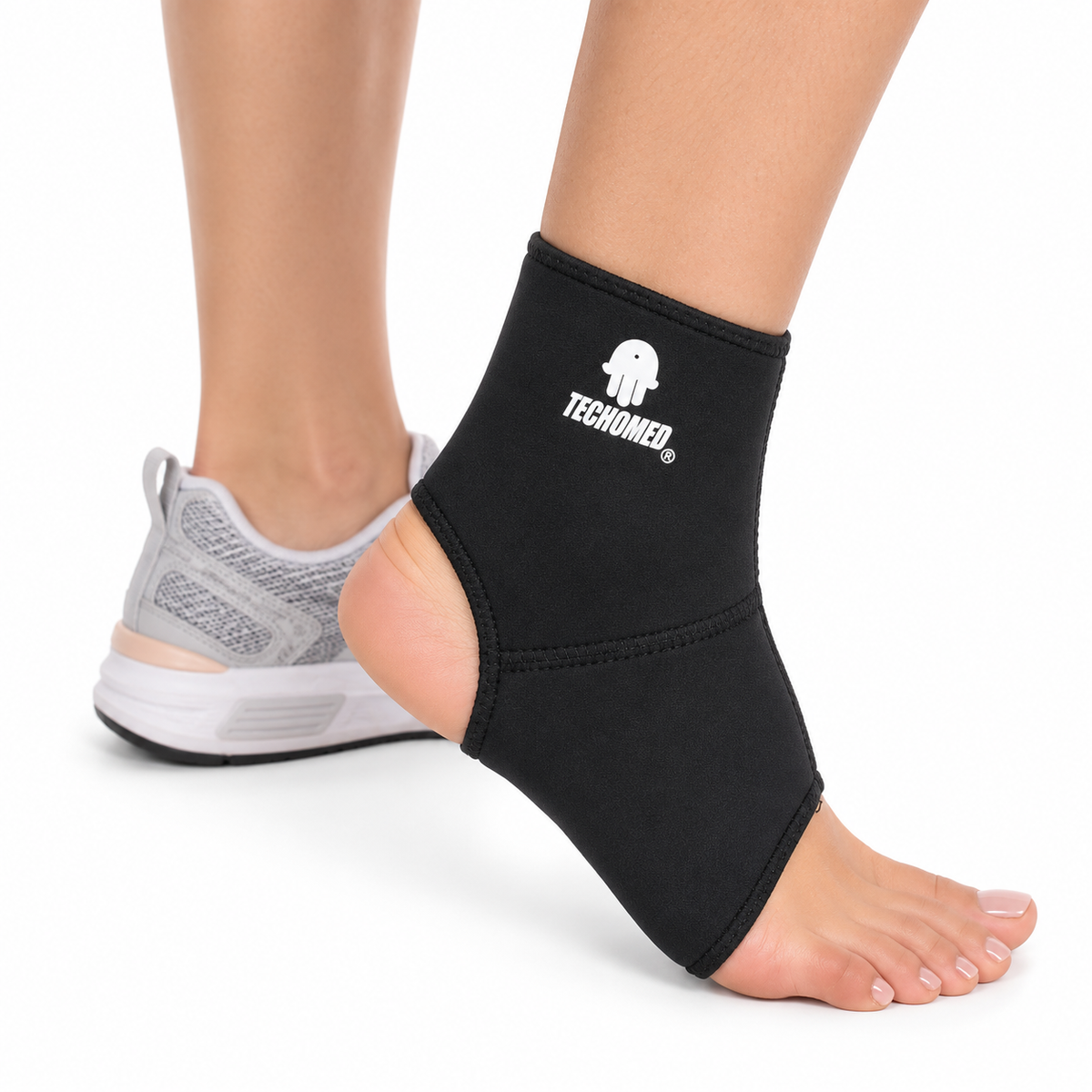 Tobillera universal Kromia ambidiestra, color negro y talla única, diseñada para brindar soporte, ajuste y estabilidad al tobillo.